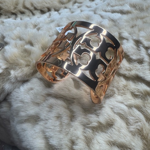 Tory Burch Wife Elegant Rose Gold Cuff Bracelet - Picture 3 of 7